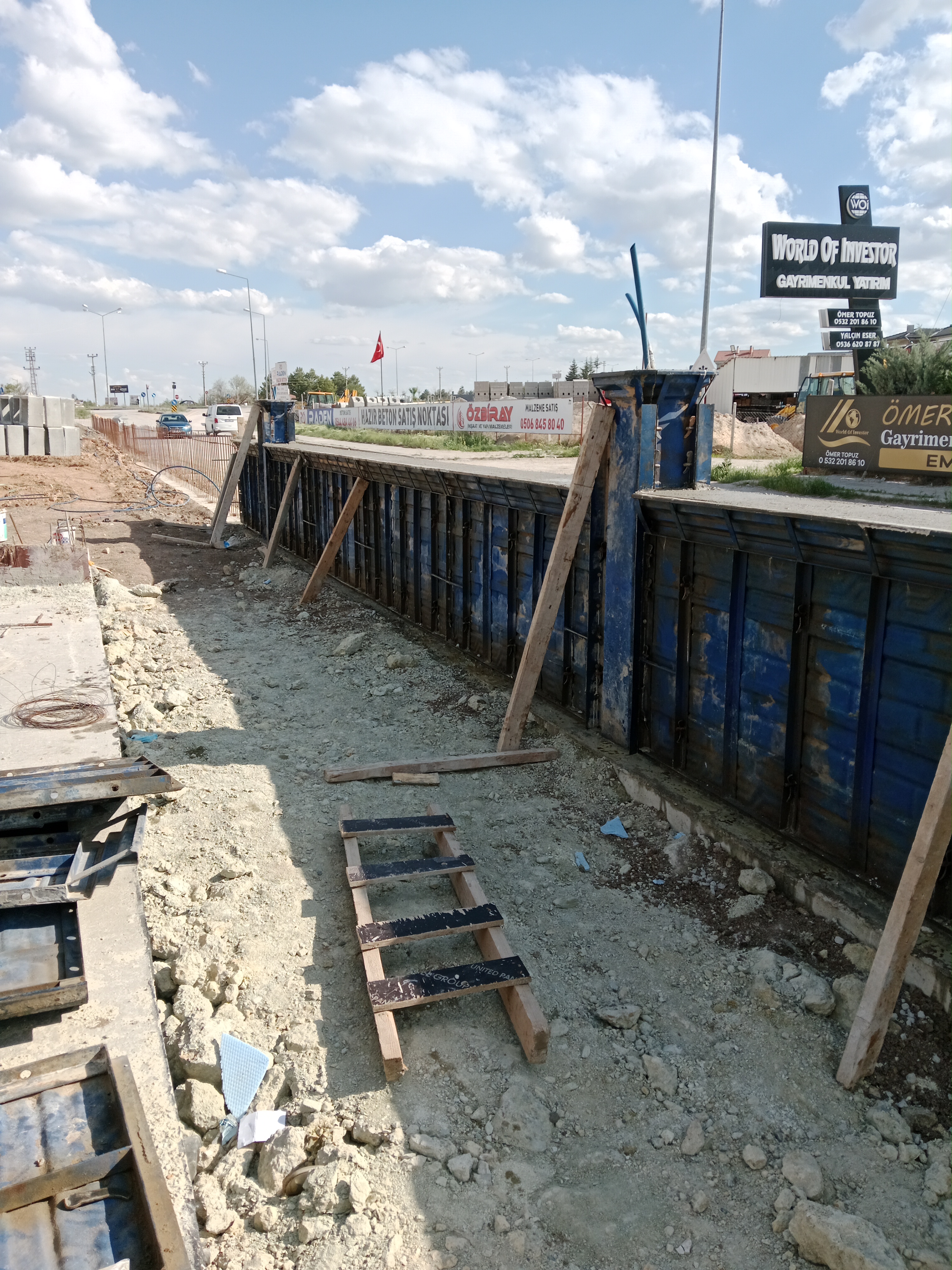 ÖZEL DESENLİ DUVAR